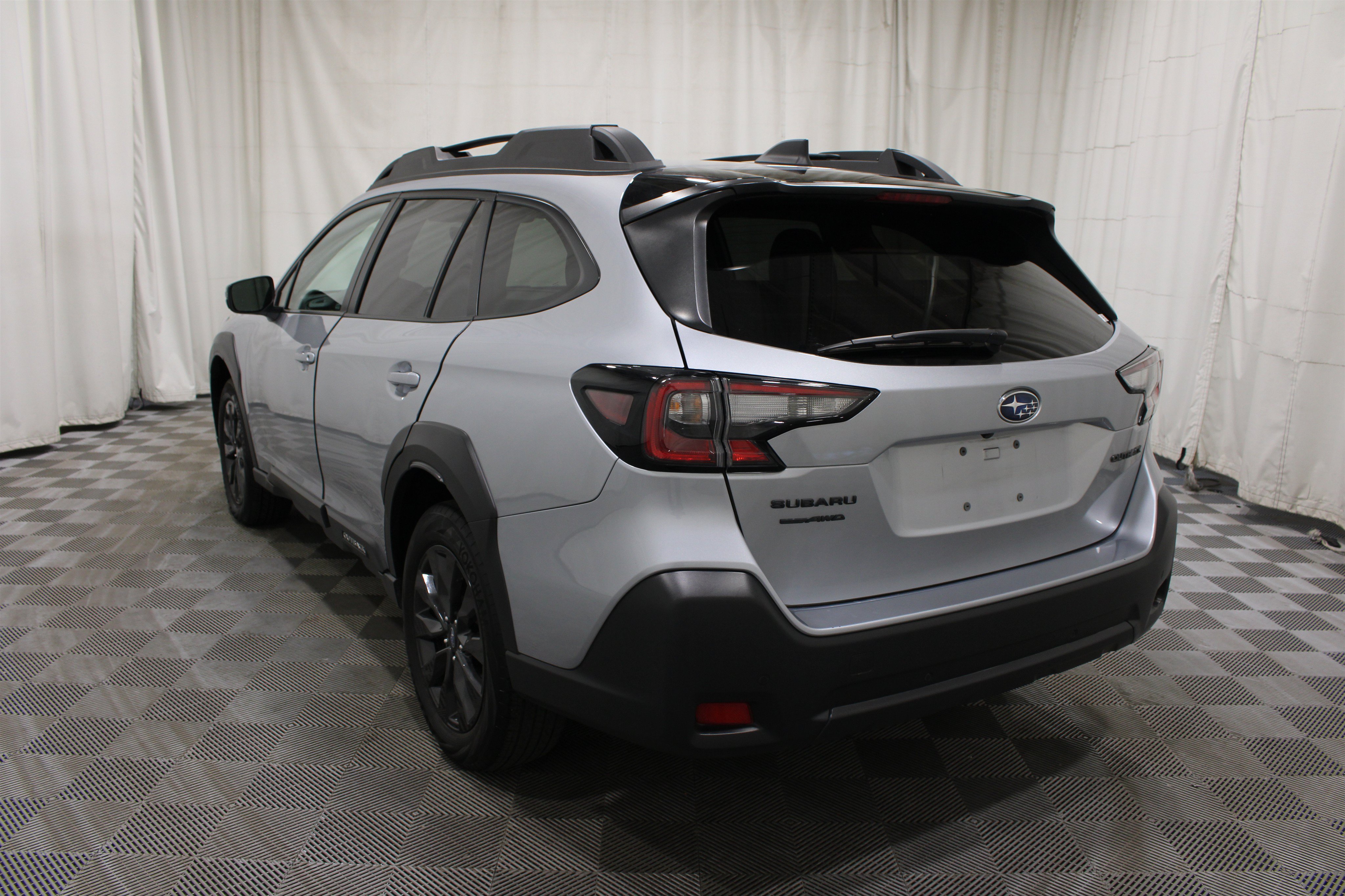 Used 2025 Subaru Outback Onyx Edition AWD/4WD image 18