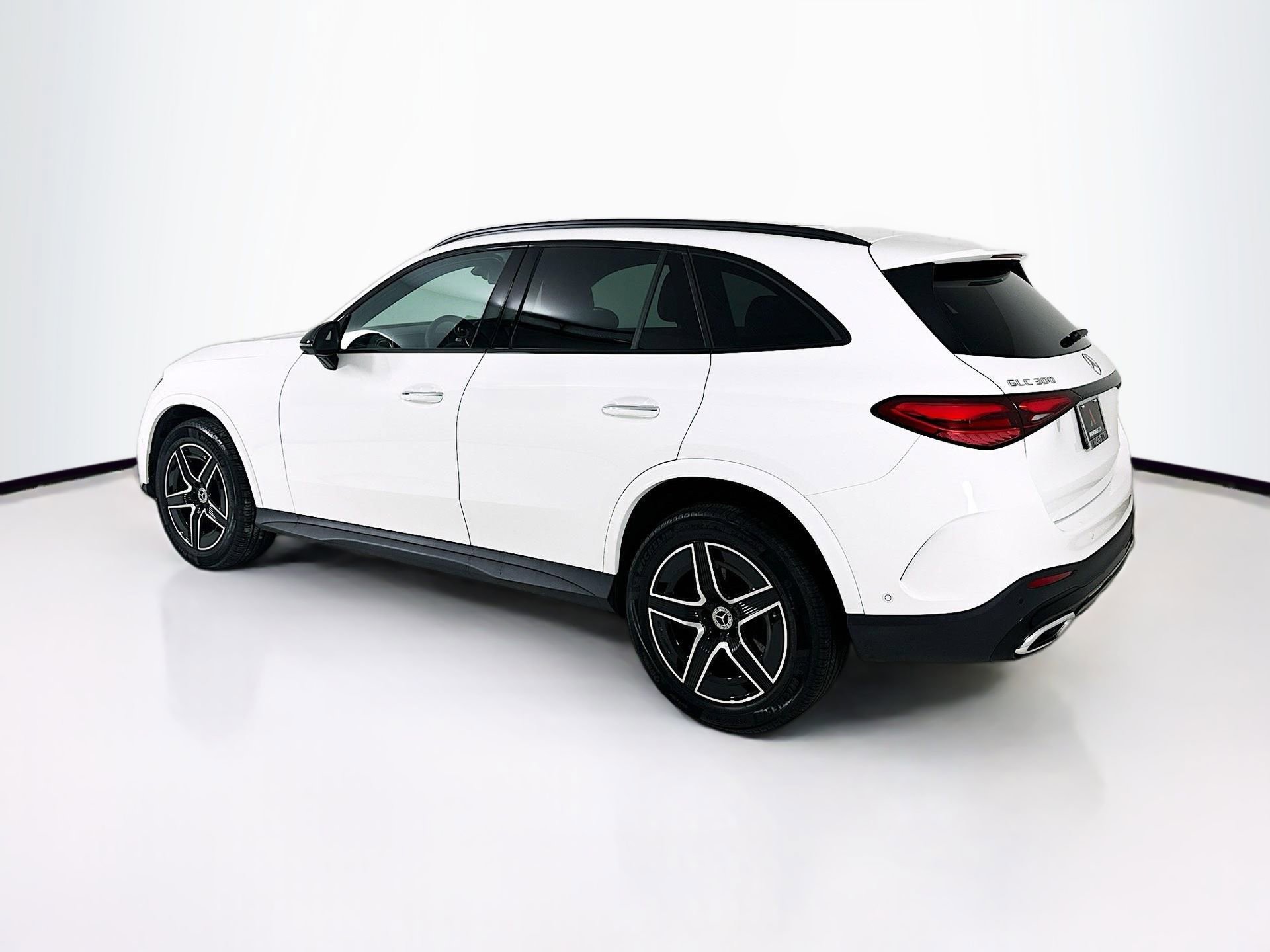 Used 2025 Mercedes-Benz GLC 300 4MATIC image 6
