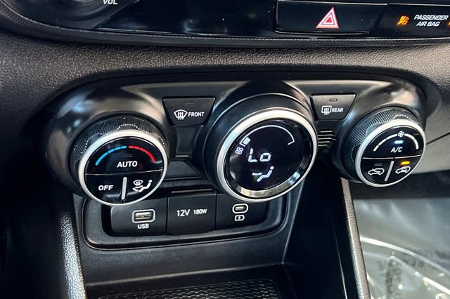 Used 2025 Hyundai Venue SEL image 22