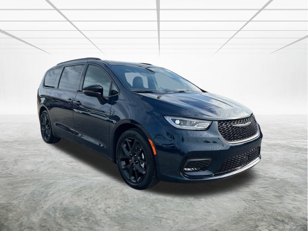 New 2025 Chrysler Pacifica Limited video 2