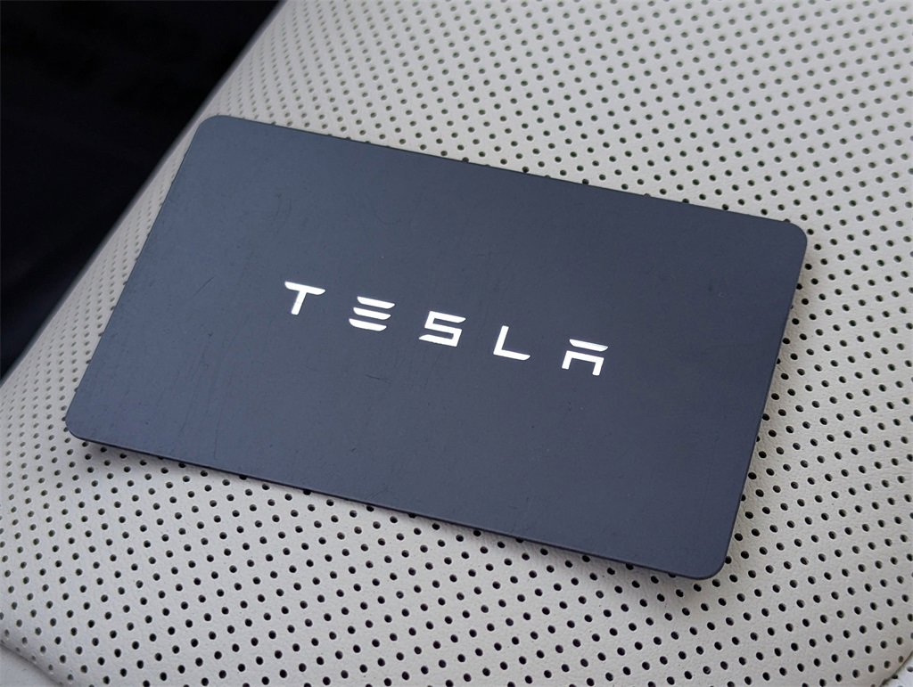 Used 2021 Tesla Model S Plaid image 22