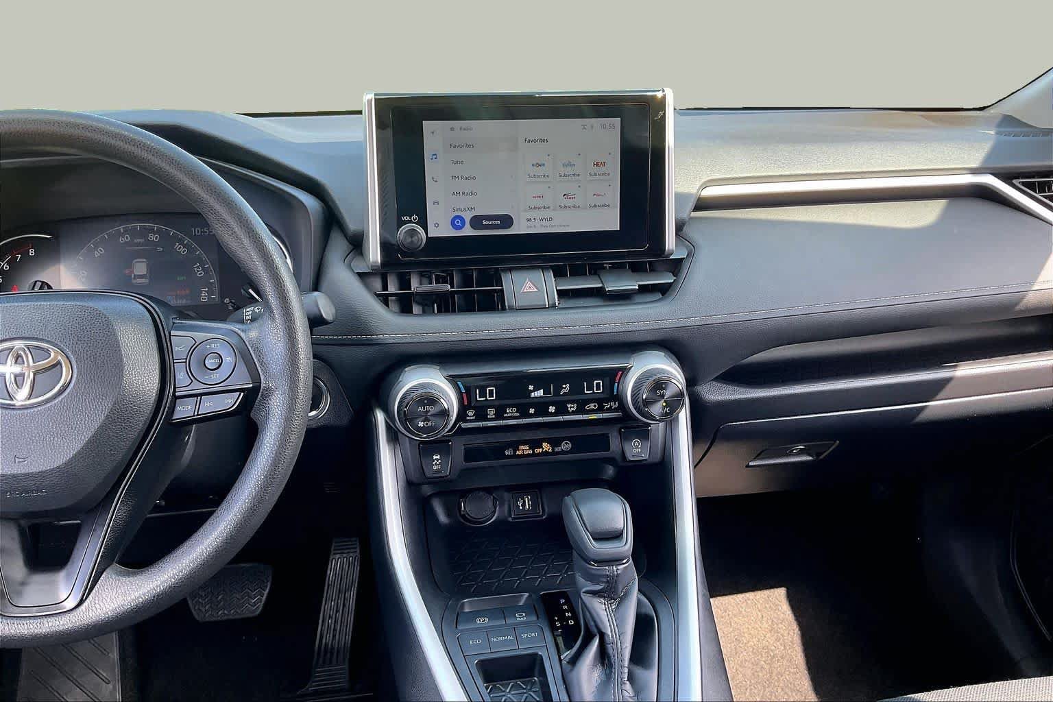 Used 2025 Toyota RAV4 XLE FWD image 7