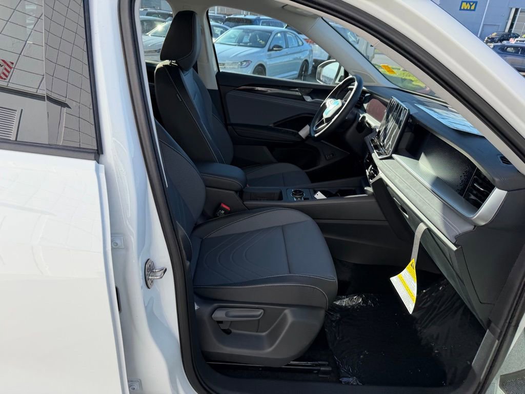 New 2026 Volkswagen Tiguan SE image 19