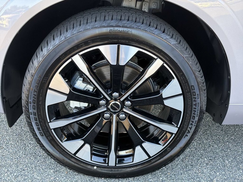 New 2026 Volvo XC60 B5 Plus w/ Climate Package AWD/4WD image 10