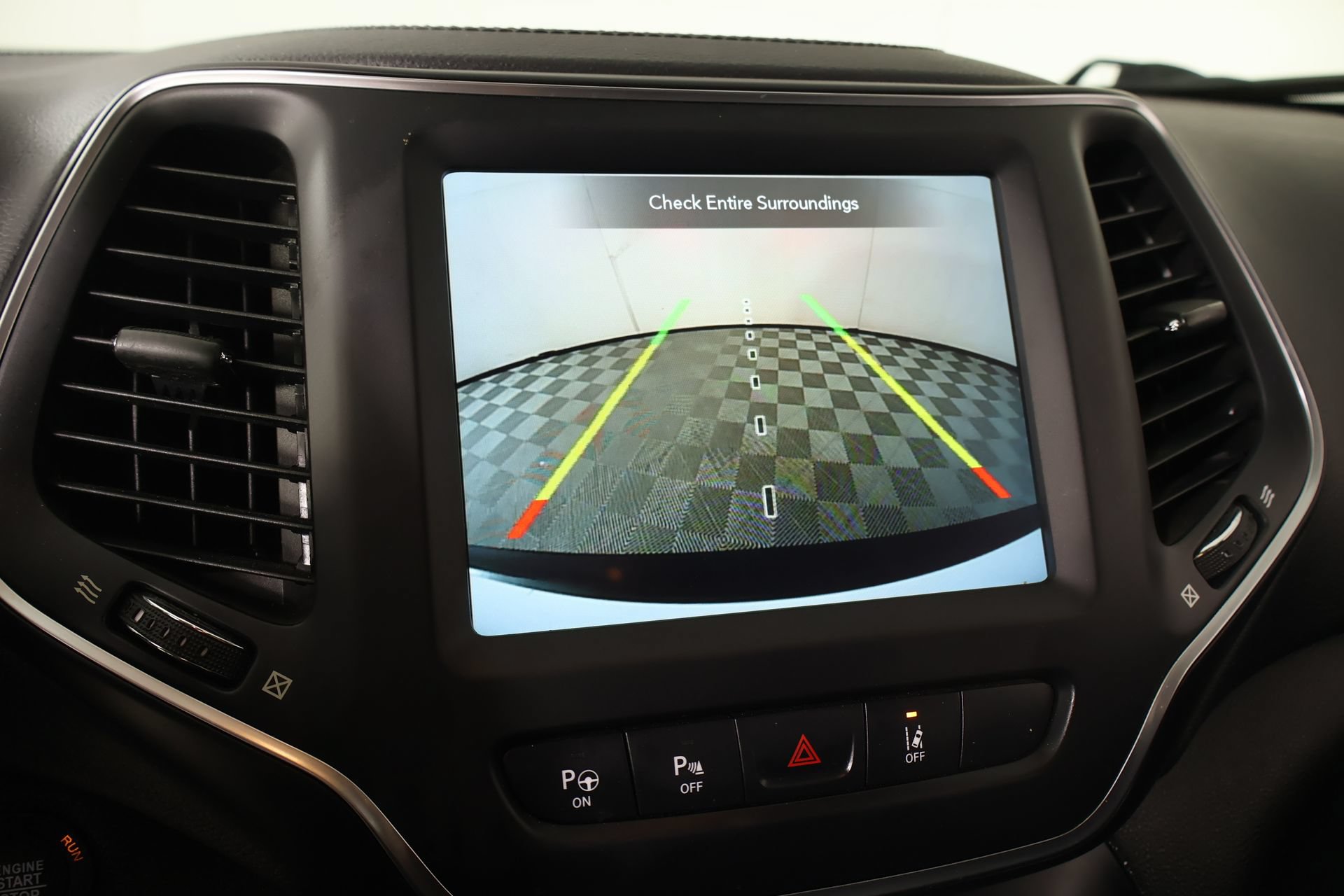 Used 2023 Jeep Cherokee Altitude Lux AWD/4WD image 6