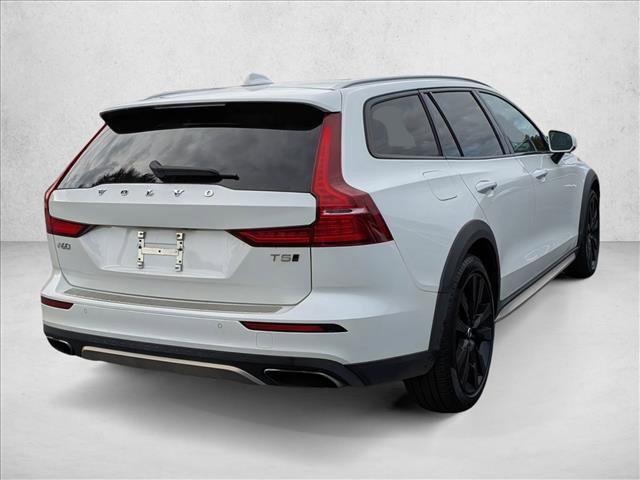 Used 2020 Volvo V60 T5 Cross Country w/ Protection Package Premier image 5