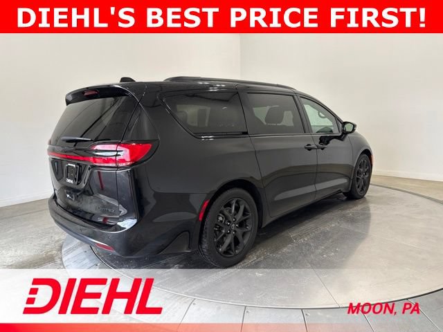 Used 2025 Chrysler Pacifica Limited FWD image 7