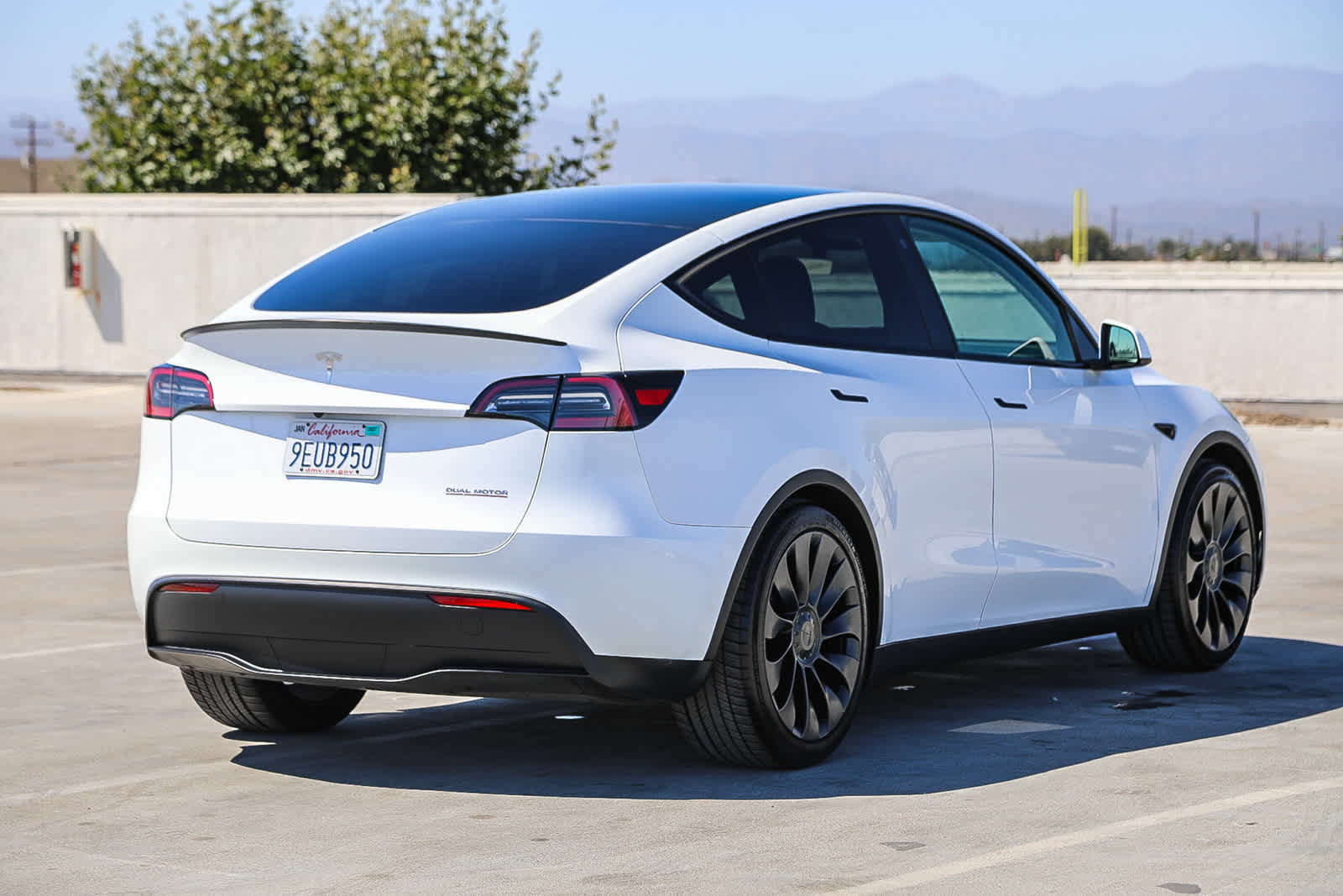 Used 2023 Tesla Model Y Performance AWD/4WD image 5
