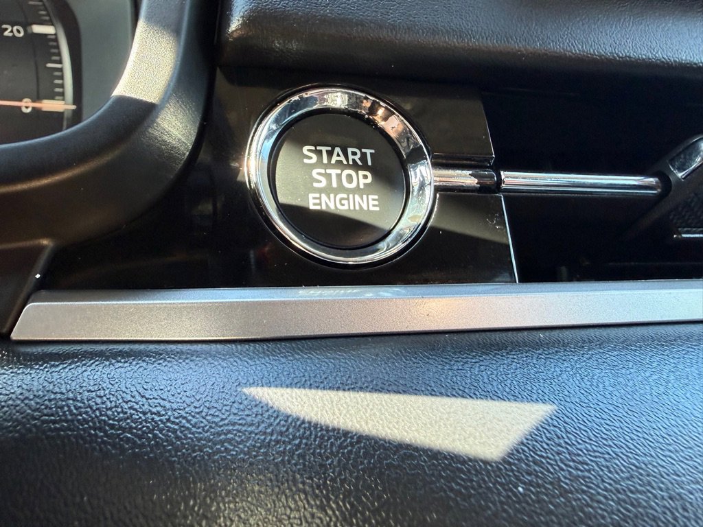 Used 2022 Mitsubishi Outlander SE FWD image 32