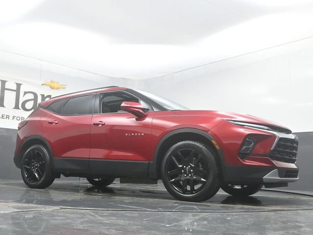 Used 2023 Chevrolet Blazer LT image 2