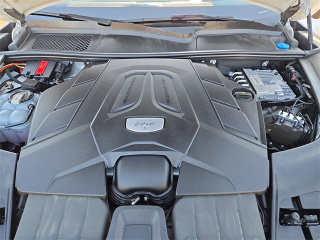 Used 2023 Porsche Cayenne image 33
