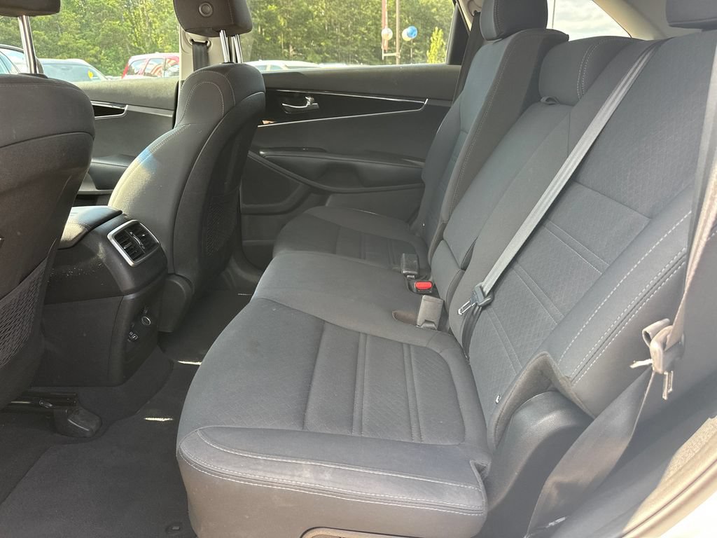 Used 2019 Kia Sorento FWD V6 image 20