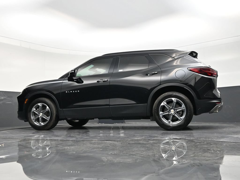 Used 2024 Chevrolet Blazer LT FWD image 23