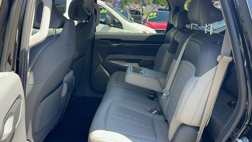 Used 2024 Kia EV9 Wind AWD/4WD image 14