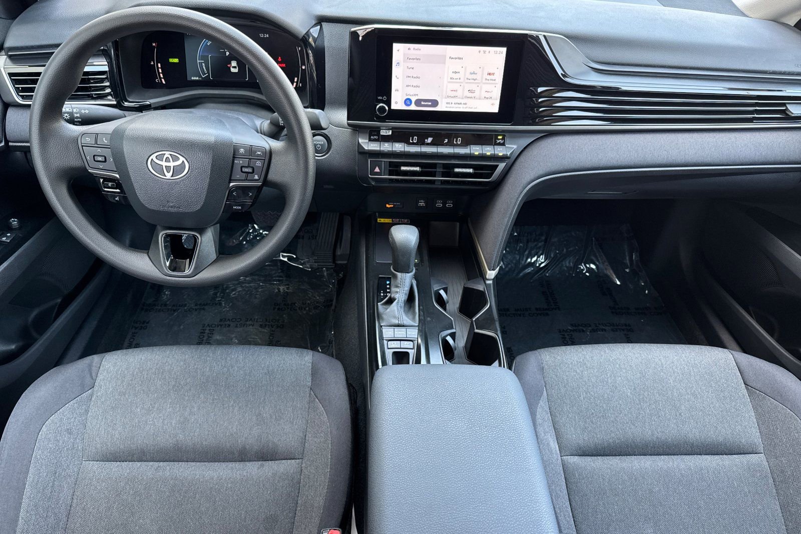 Used 2025 Toyota Camry LE FWD image 18