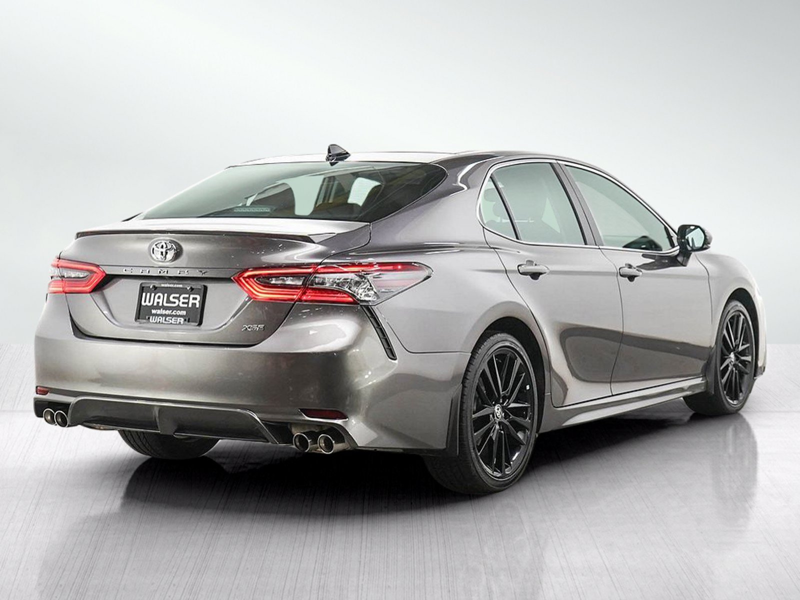 Used 2022 Toyota Camry XSE FWD image 5