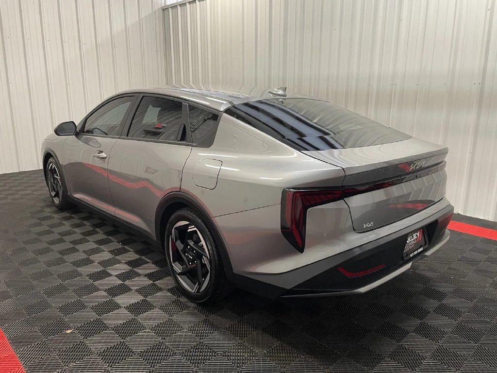 Used 2025 Kia K4 EX FWD image 2