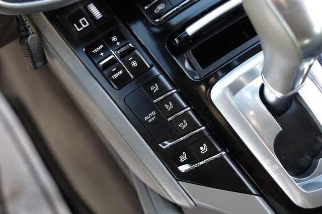Used 2014 Porsche Cayenne Diesel AWD/4WD image 41