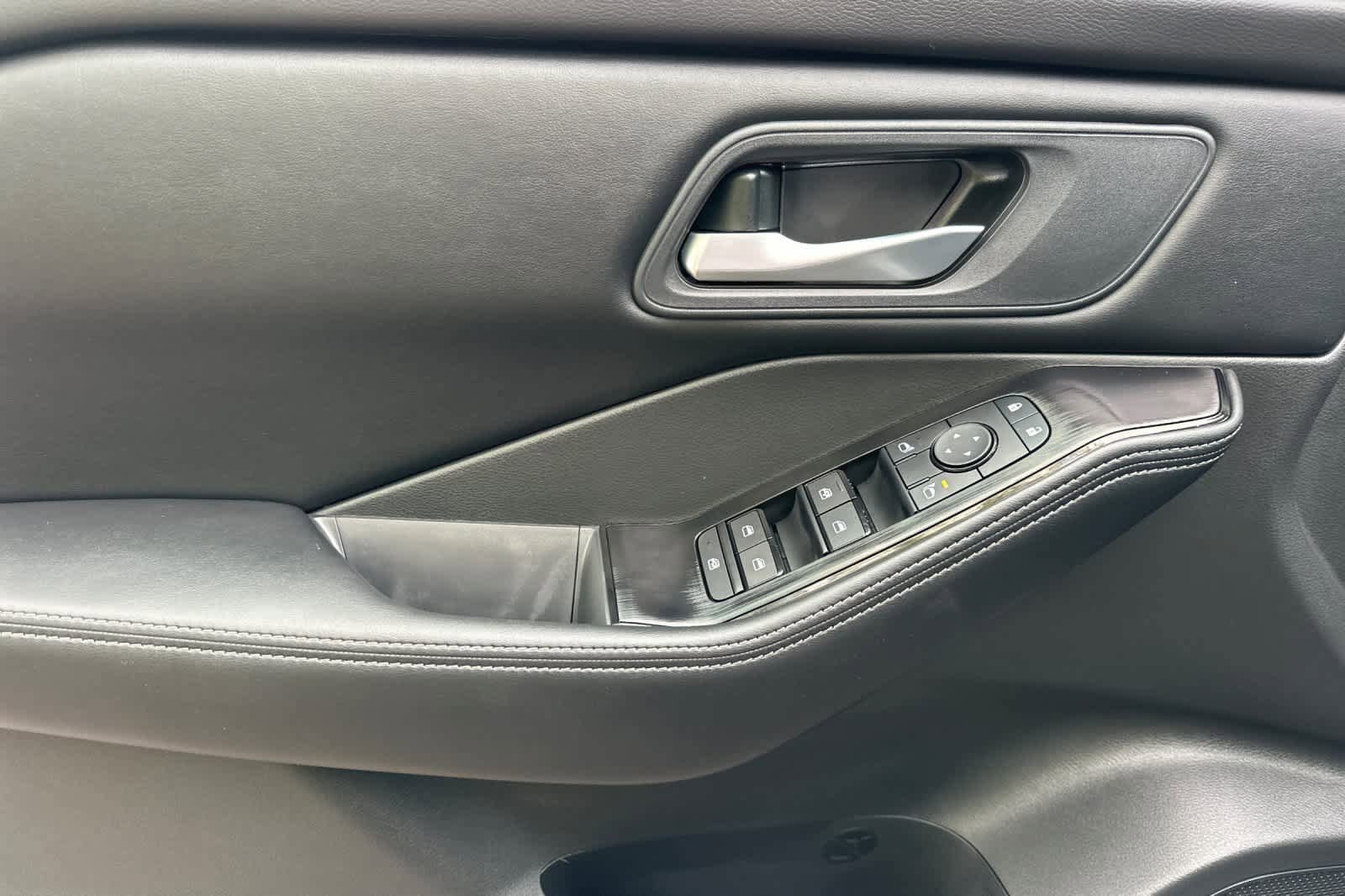 New 2026 Nissan Rogue SV AWD/4WD image 12