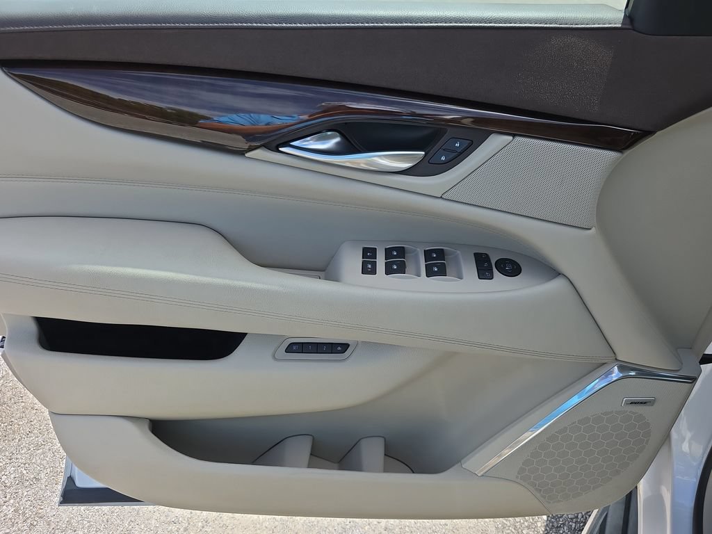 Used 2017 Cadillac Escalade 2WD image 17