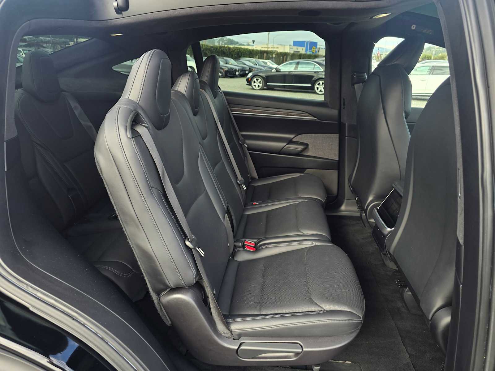 Used 2022 Tesla Model X image 13