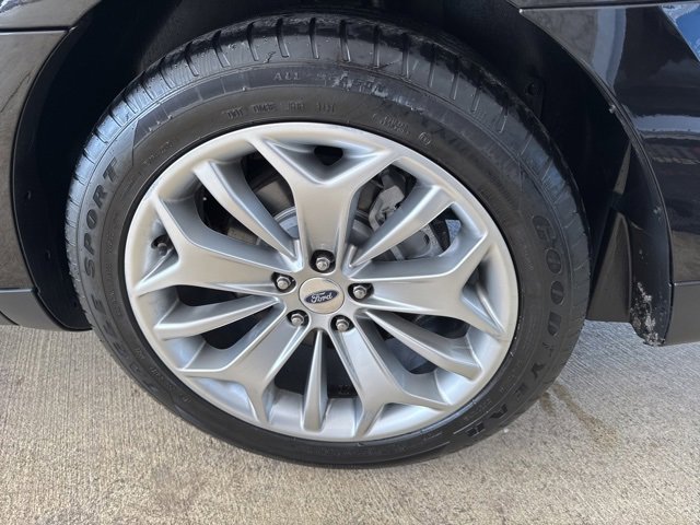 Used 2019 Ford Taurus Limited image 40