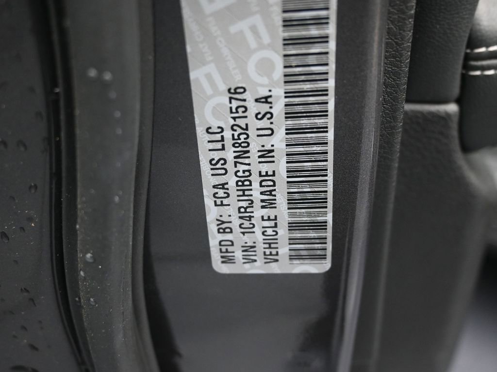 Used 2022 Jeep Grand Cherokee Limited image 9