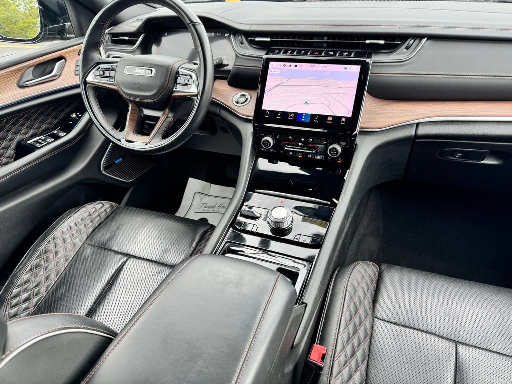 Used 2021 Jeep Grand Cherokee L Summit w/ Luxury Tech Group V AWD/4WD image 12