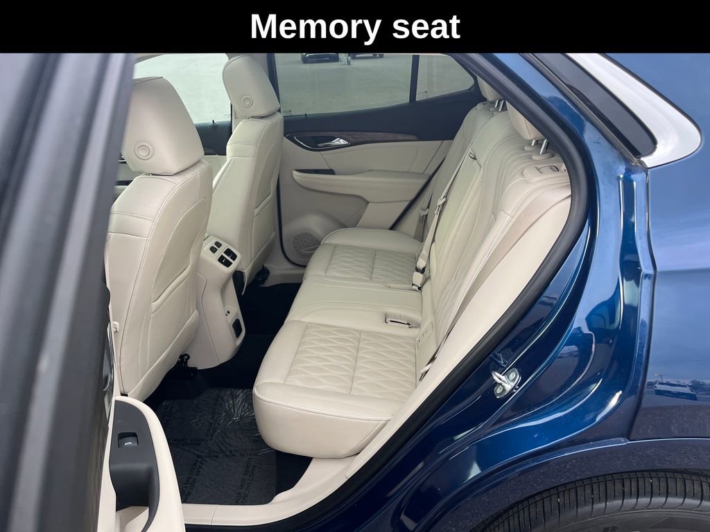 Used 2022 Buick Envision Avenir w/ Technology Package II image 16