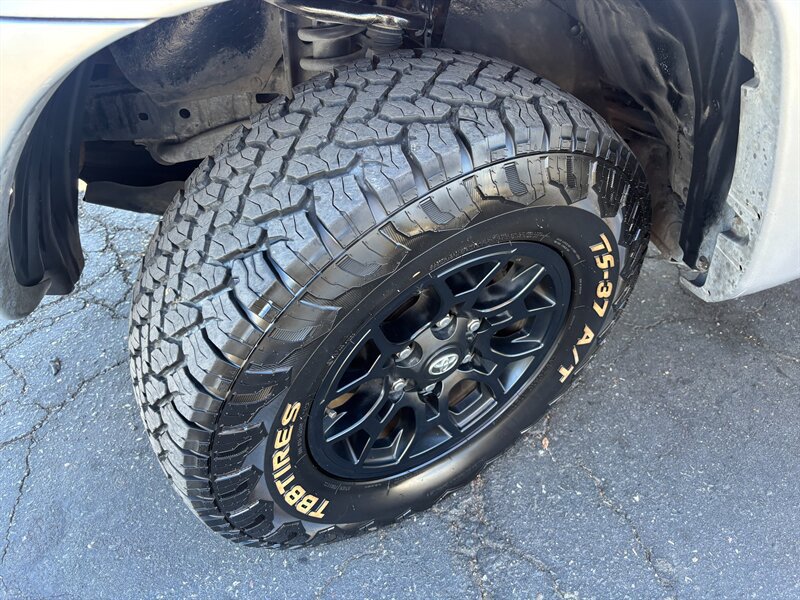 Used 2006 Toyota Tacoma PreRunner RWD image 14