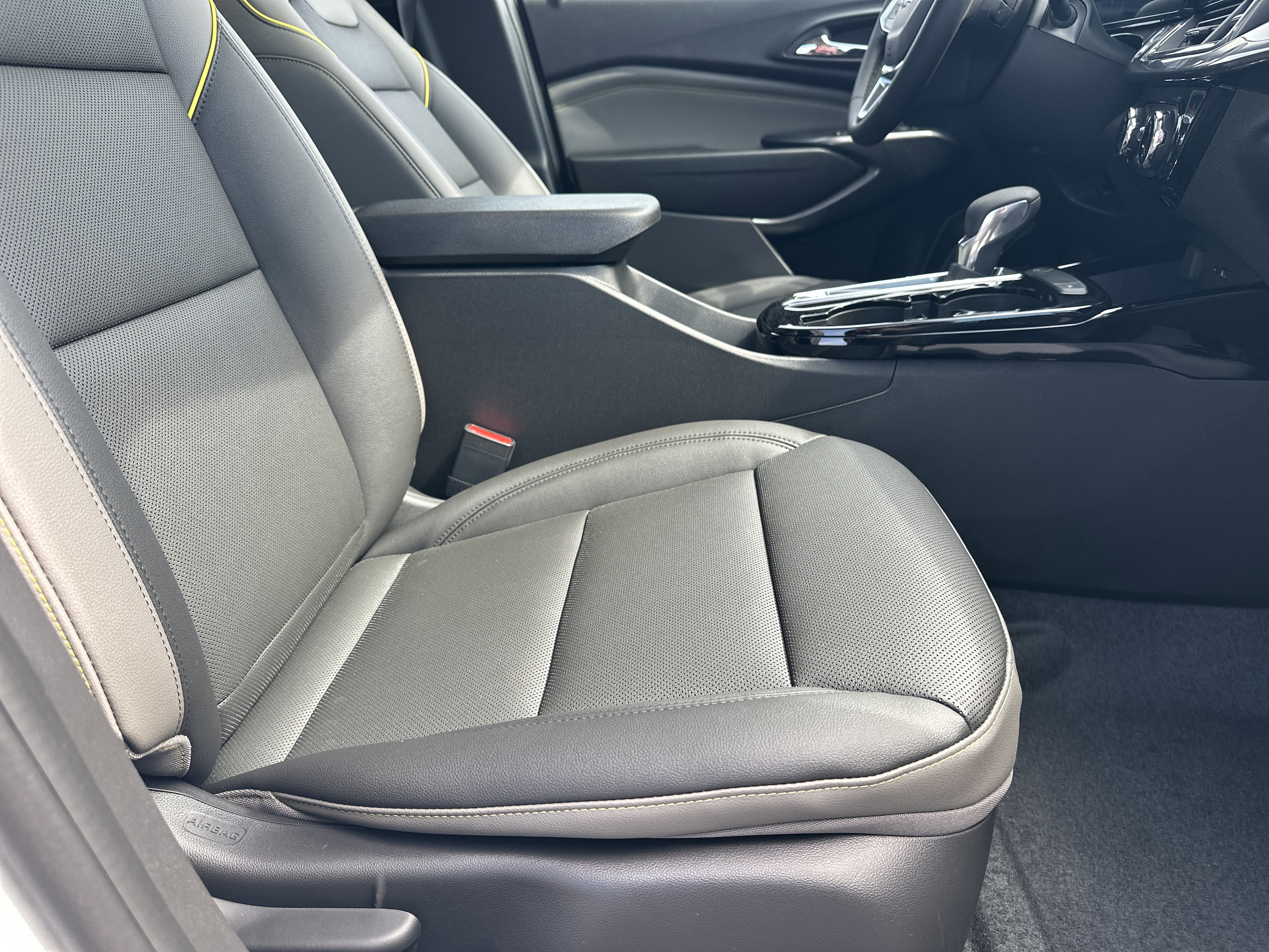 New 2026 Chevrolet Trax ACTIV w/ Sunroof Package FWD image 15