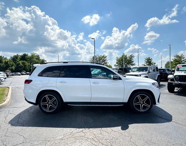 Used 2025 Mercedes-Benz GLS 450 4MATIC w/ AMG Line Exterior image 15