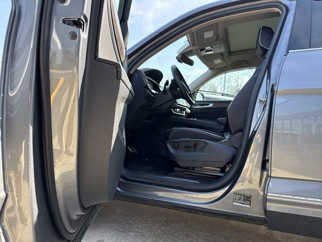 Used 2024 Volkswagen Atlas SEL Premium R-Line image 8