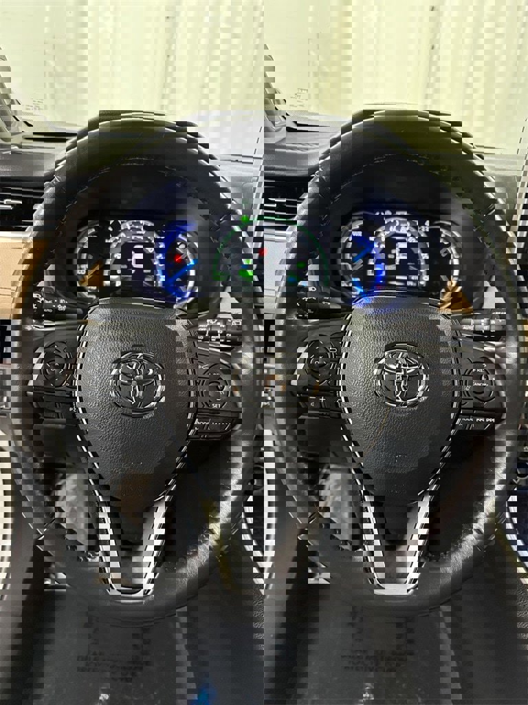 Used 2019 Toyota RAV4 Limited image 18