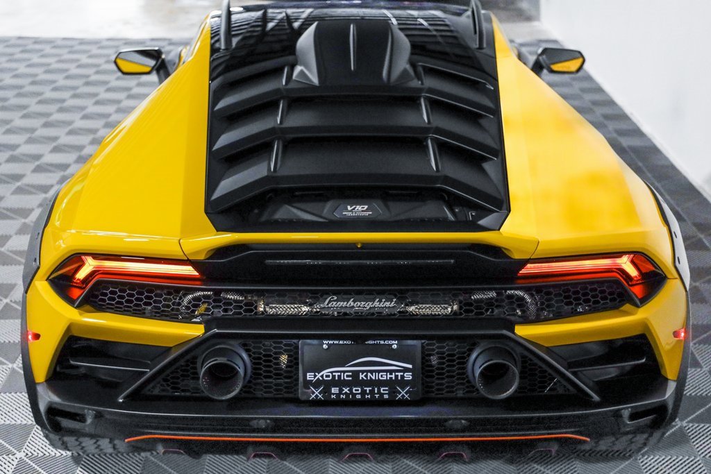 Used 2023 Lamborghini Huracan Sterrato image 21