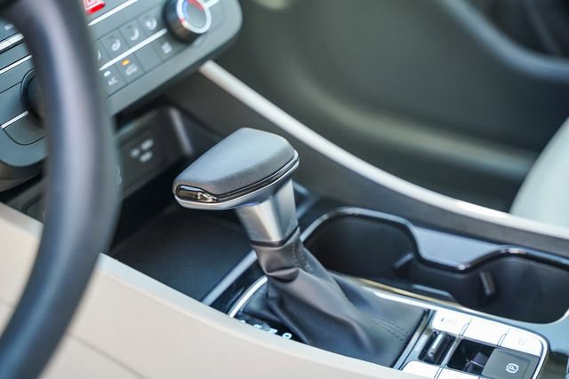 Used 2025 Hyundai Tucson SE image 20