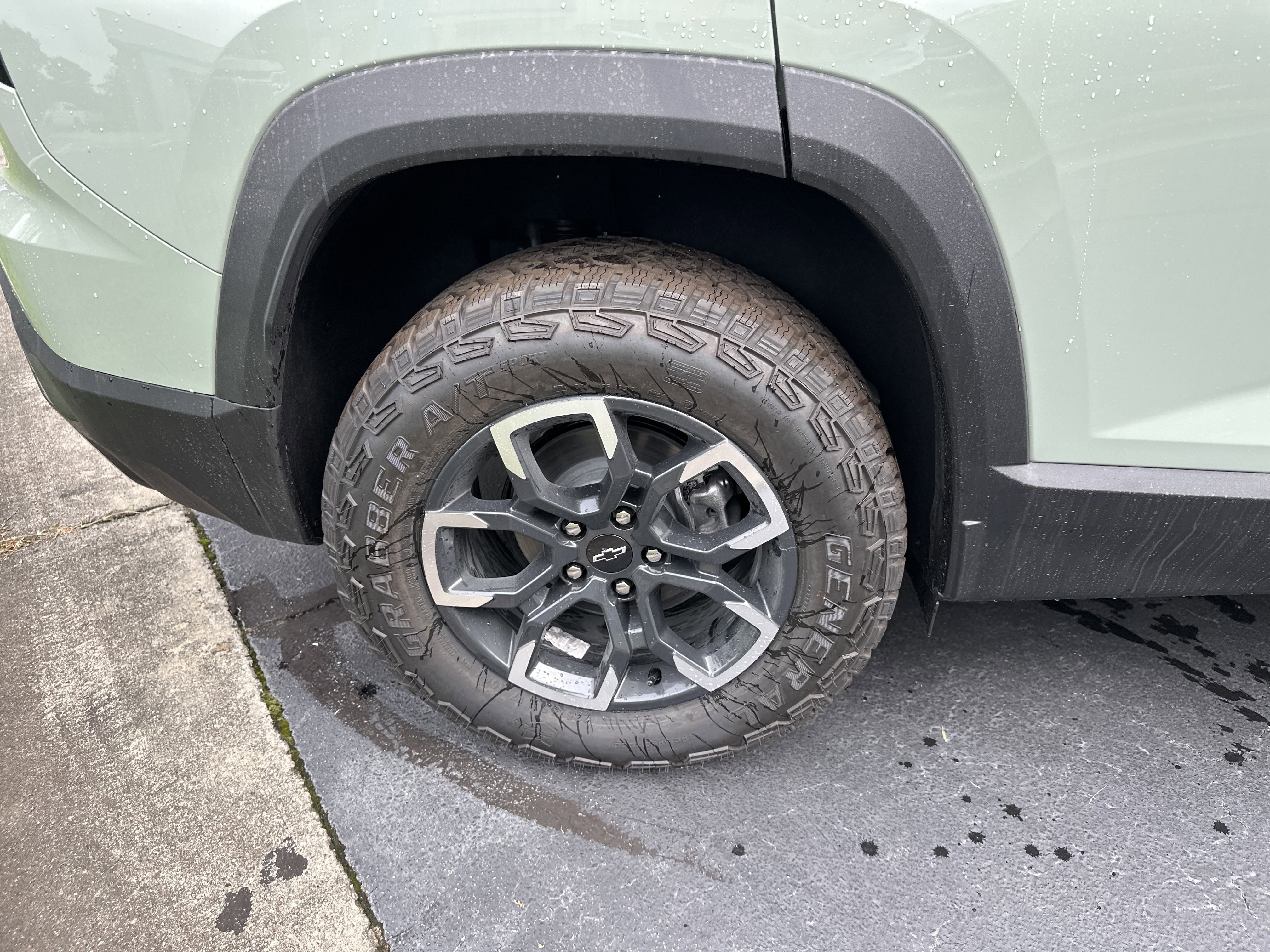 New 2026 Chevrolet Equinox ACTIV w/ Convenience Package III image 18