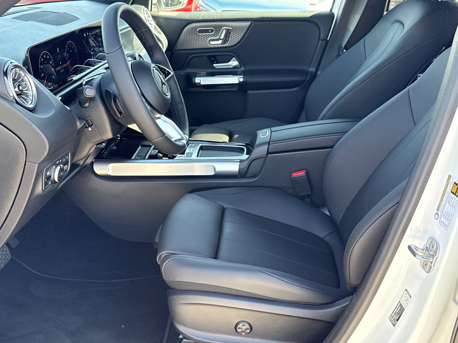 New 2026 Mercedes-Benz GLB 250 4MATIC image 19