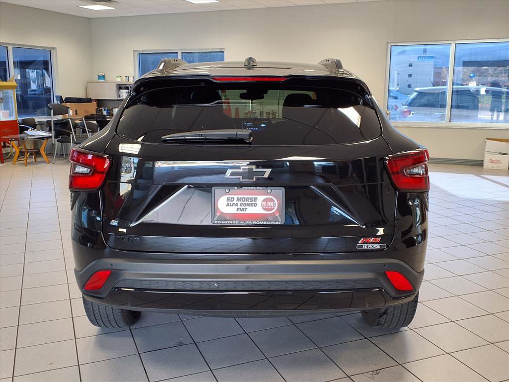 Used 2024 Chevrolet Trax RS w/ Sunroof Package image 4