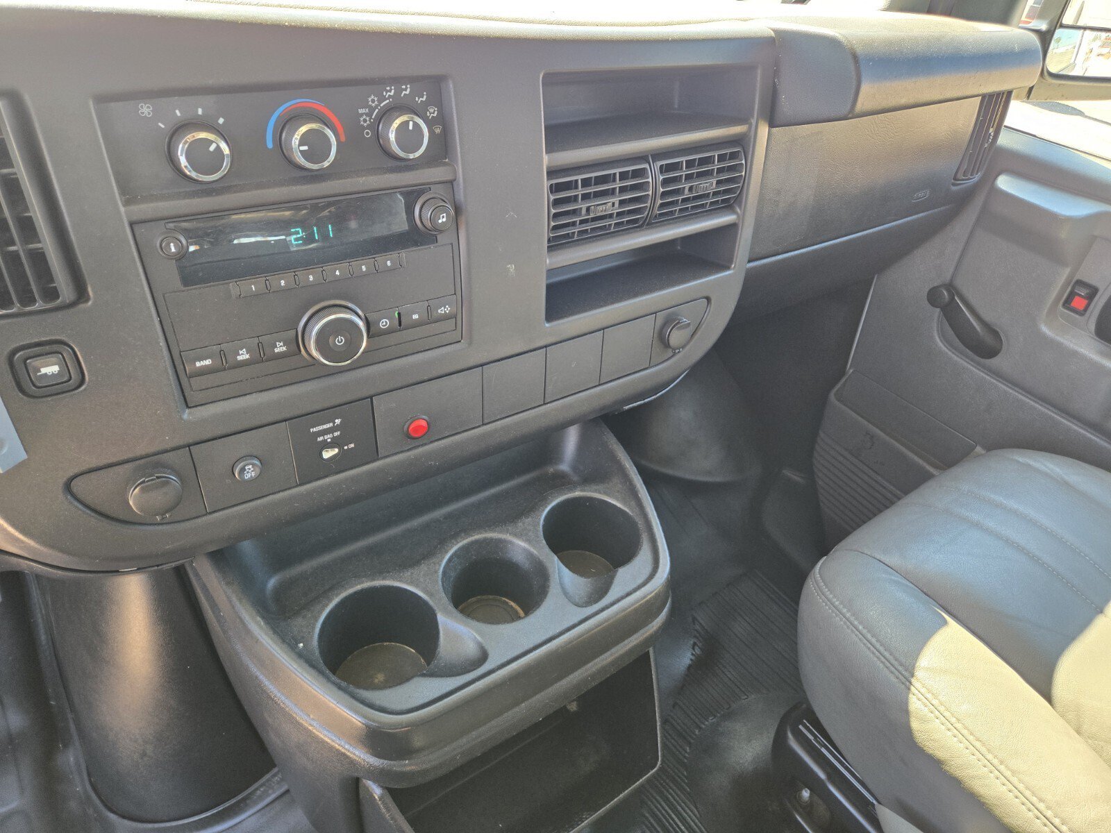Used 2012 Chevrolet Express 2500 w/ Cold Climate Package RWD image 9