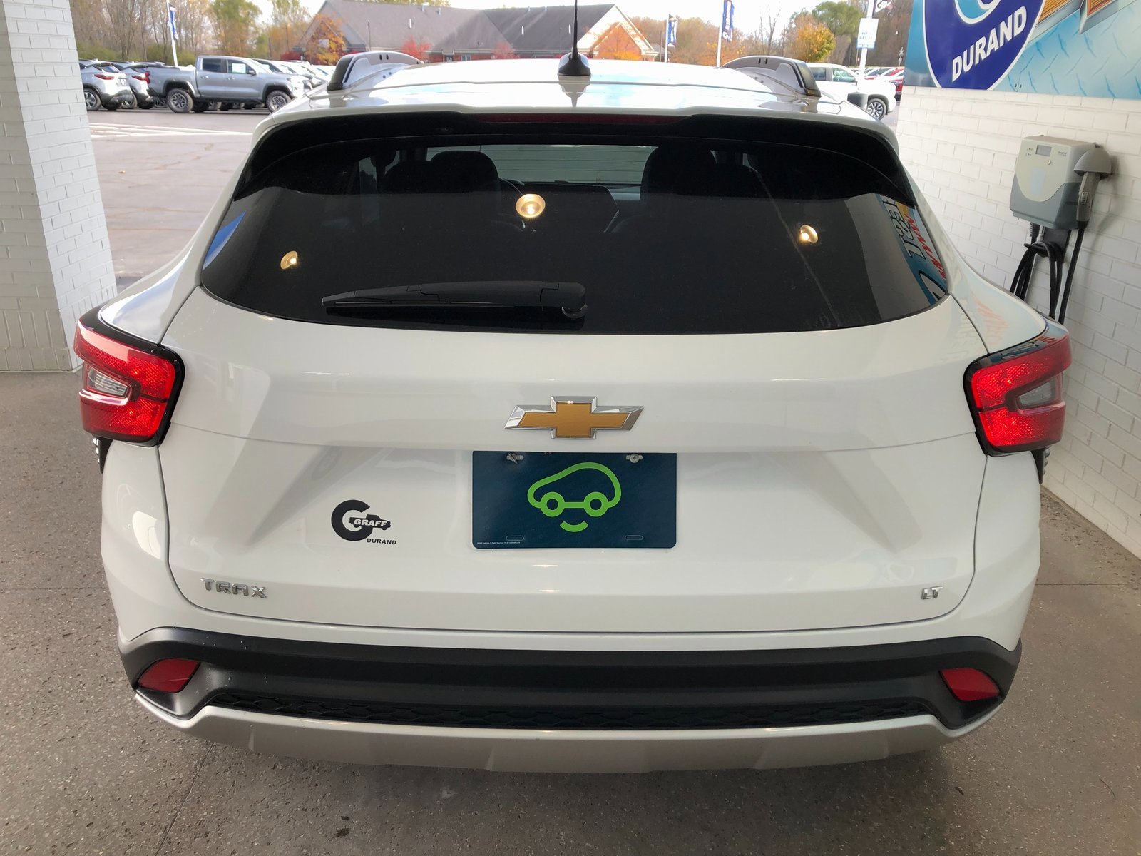 Used 2024 Chevrolet Trax LT w/ Sunroof Package image 7