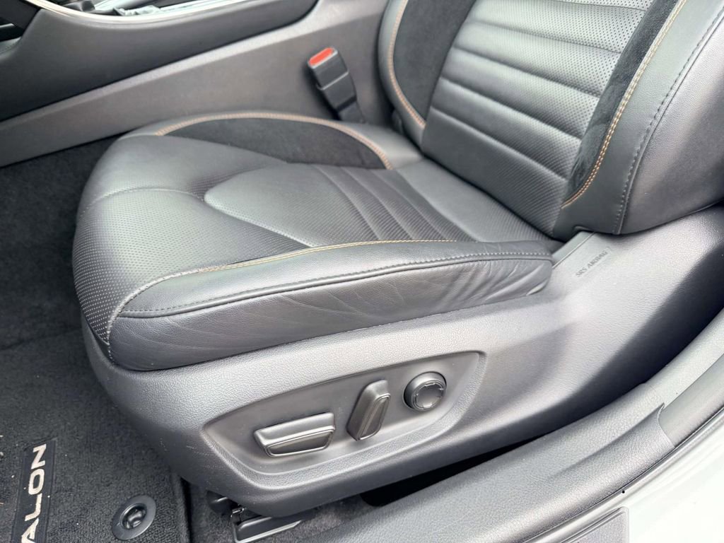 Certified 2019 Toyota Avalon Touring image 18