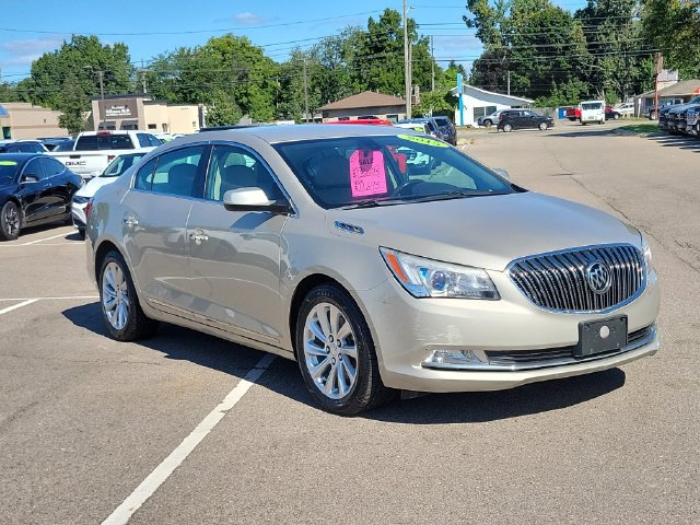 Used 2015 Buick LaCrosse FWD image 2