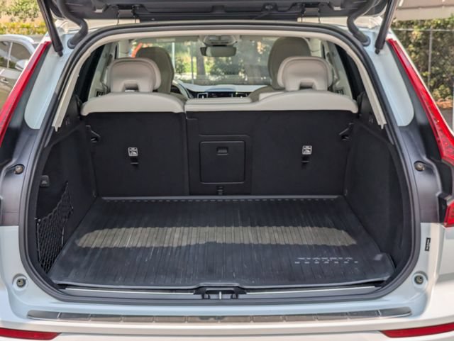 Used 2022 Volvo XC60 B5 Inscription w/ Advanced Package FWD image 15
