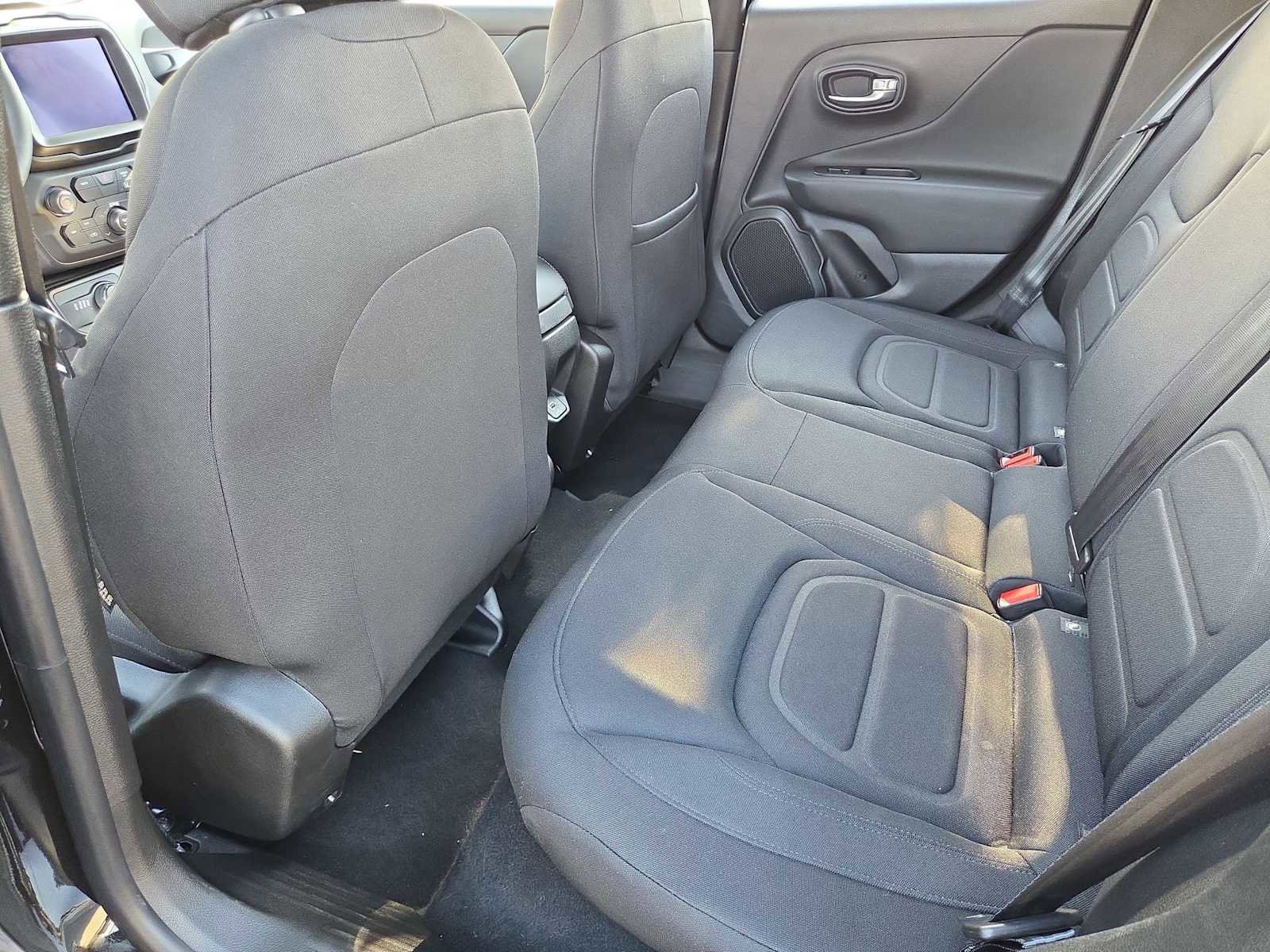 Used 2022 Jeep Renegade Latitude image 19