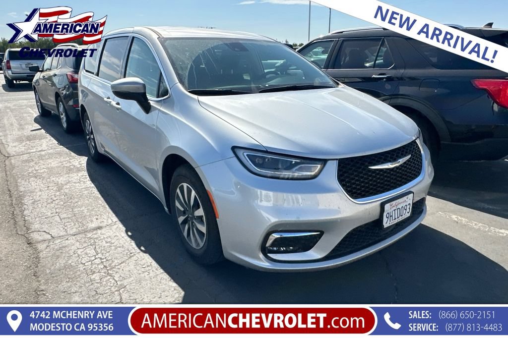 Used 2023 Chrysler Pacifica Touring-L