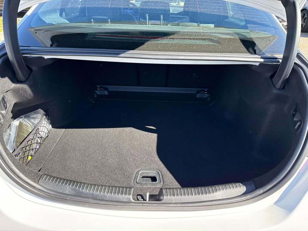 Used 2024 Mercedes-Benz C 300 Sedan image 8