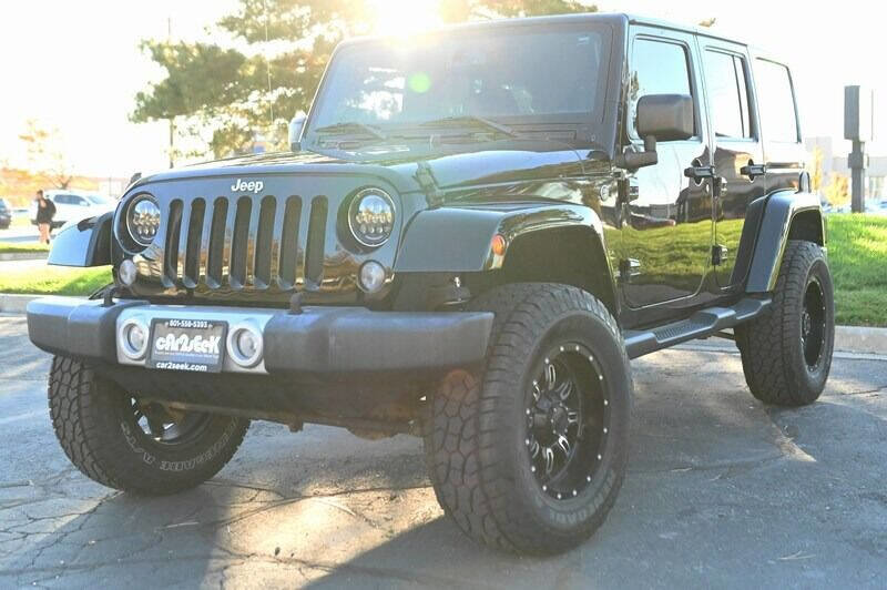 Used 2015 Jeep Wrangler Unlimited Sahara w/ Dual Top Group AWD/4WD image 3