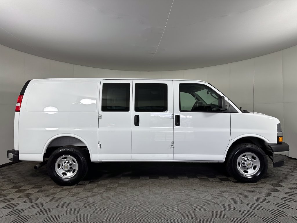 Used 2025 Chevrolet Express 2500 w/ Driver Convenience Package RWD image 6