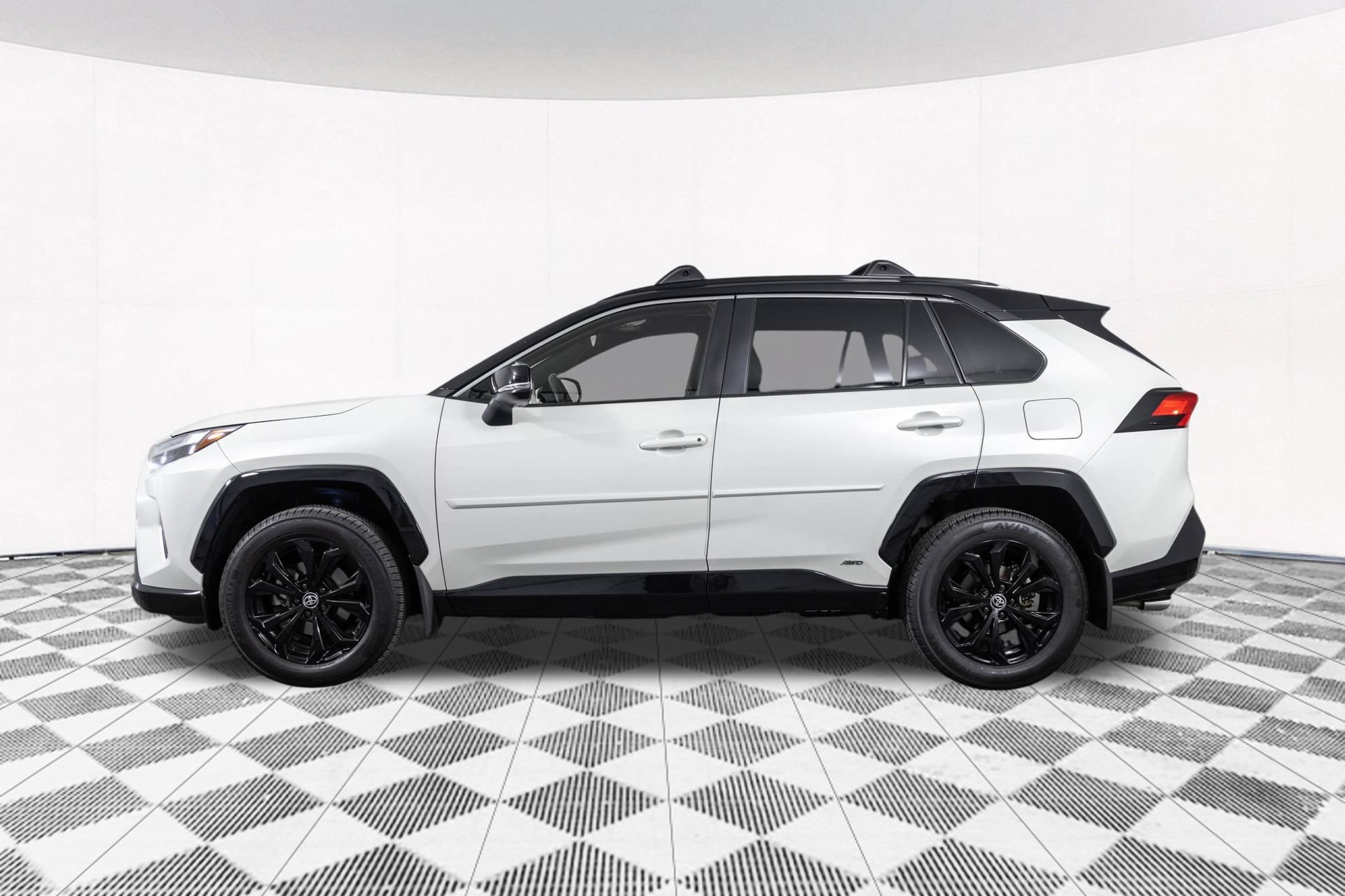 Used 2022 Toyota RAV4 XSE w/ XSE Grade Weather Package AWD/4WD image 14